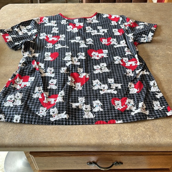 Women’s scrub HQ. Scrub top size large - Picture 6 of 6